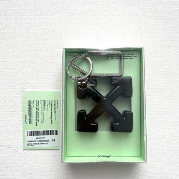 Off-White x Virgil Abloh Arrow Key Ring Keychain in Black